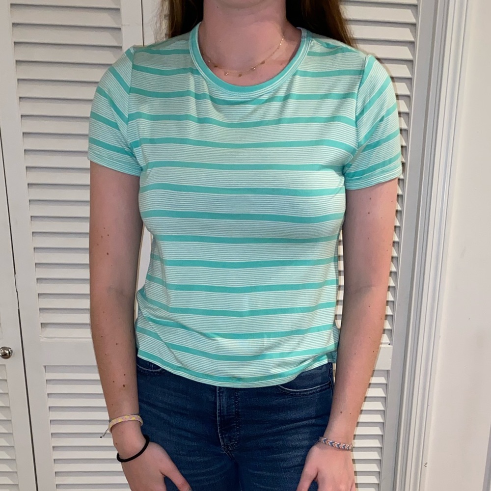 Green cropped tee!!